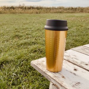 grip-mug-gold-stimmung-nah